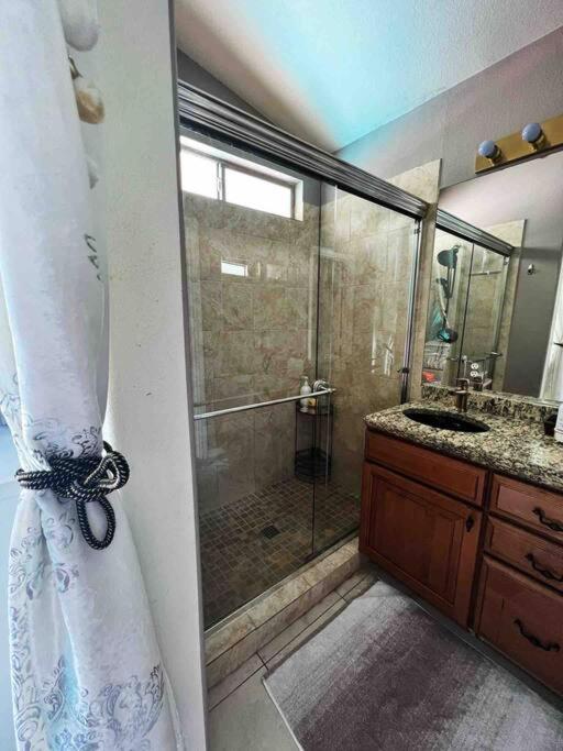 Villa Amazing Heated Pool And Private Hot Tub 3Br In Heart Of Lv à Las Vegas Extérieur photo
